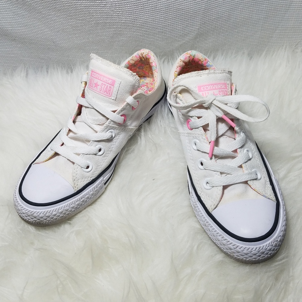 Converse All Star Creme Womens Sz 6 Low Top Shoes